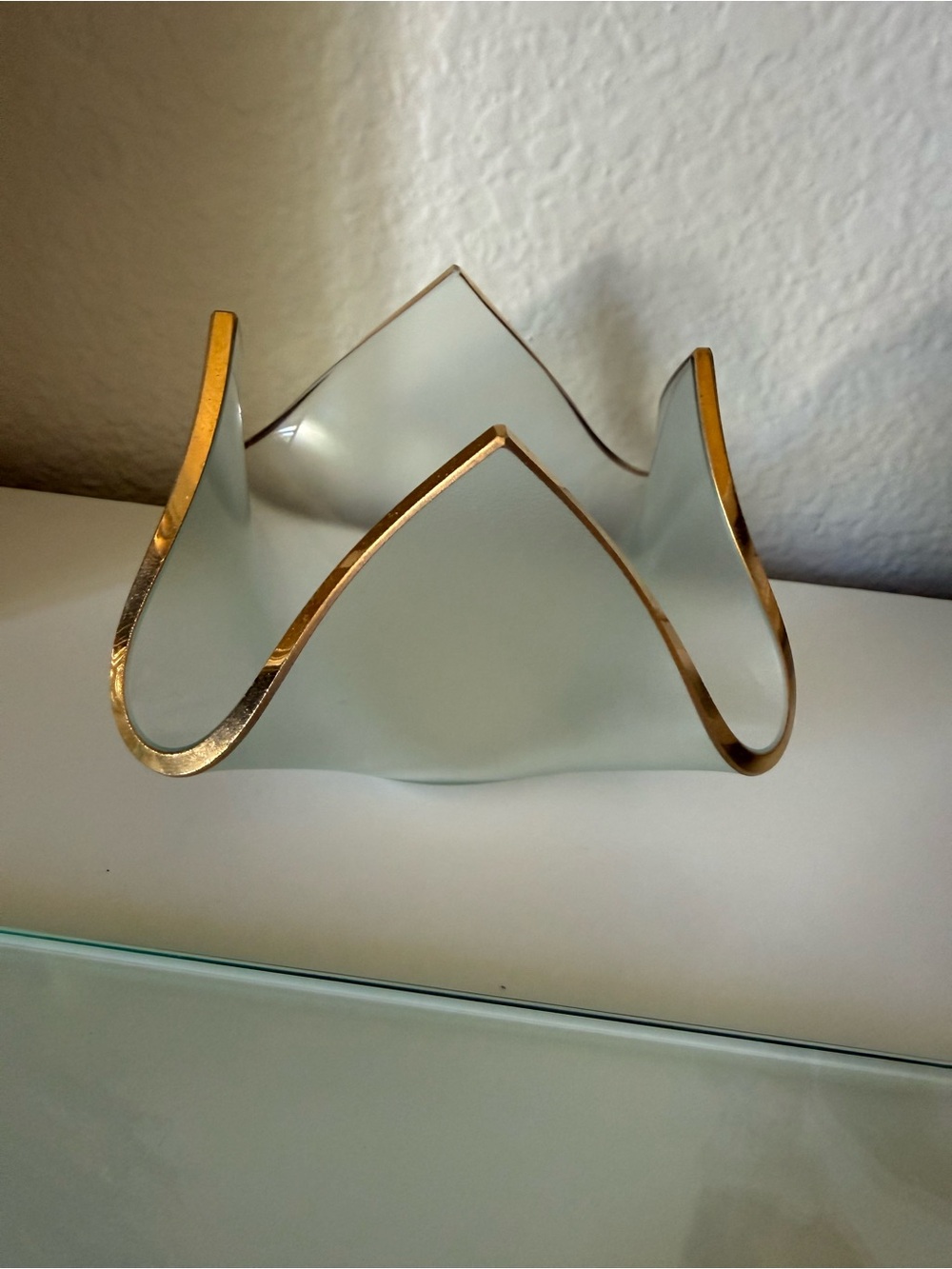 Annie Handkerchief Frosted  Glass Decorative Bowl  with Gold Trim  24 carat - Picture 4 of 13